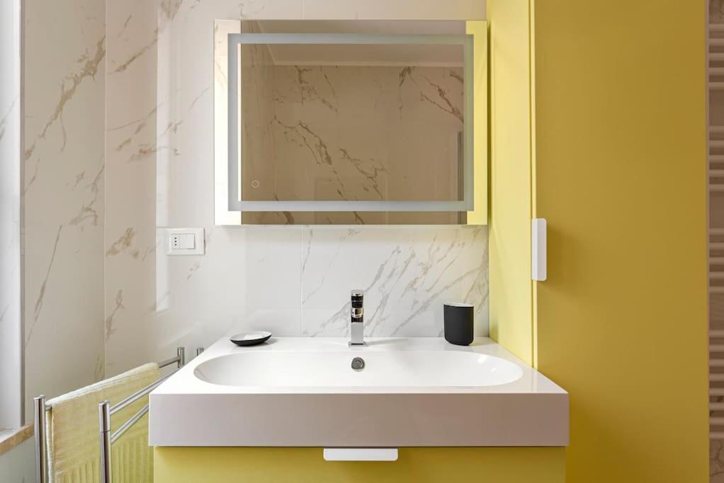 Amazing Apartment In Duomo Milano Esterno foto